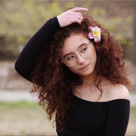 Meet your Posher, Ava - Picture 3 of 7